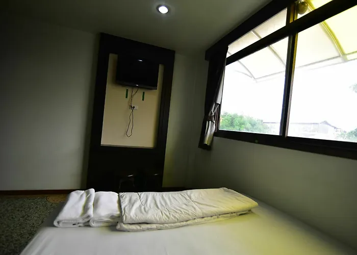 Thara House 2*
